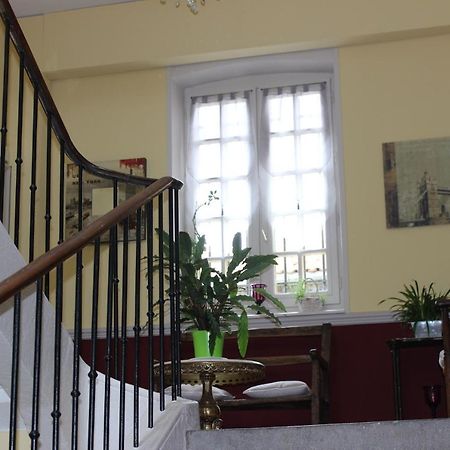 Chateau De Bourrassol Bed and Breakfast Menetrol Esterno foto