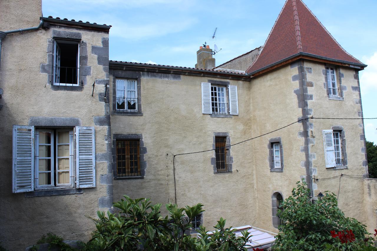 Chateau De Bourrassol Bed and Breakfast Menetrol Esterno foto