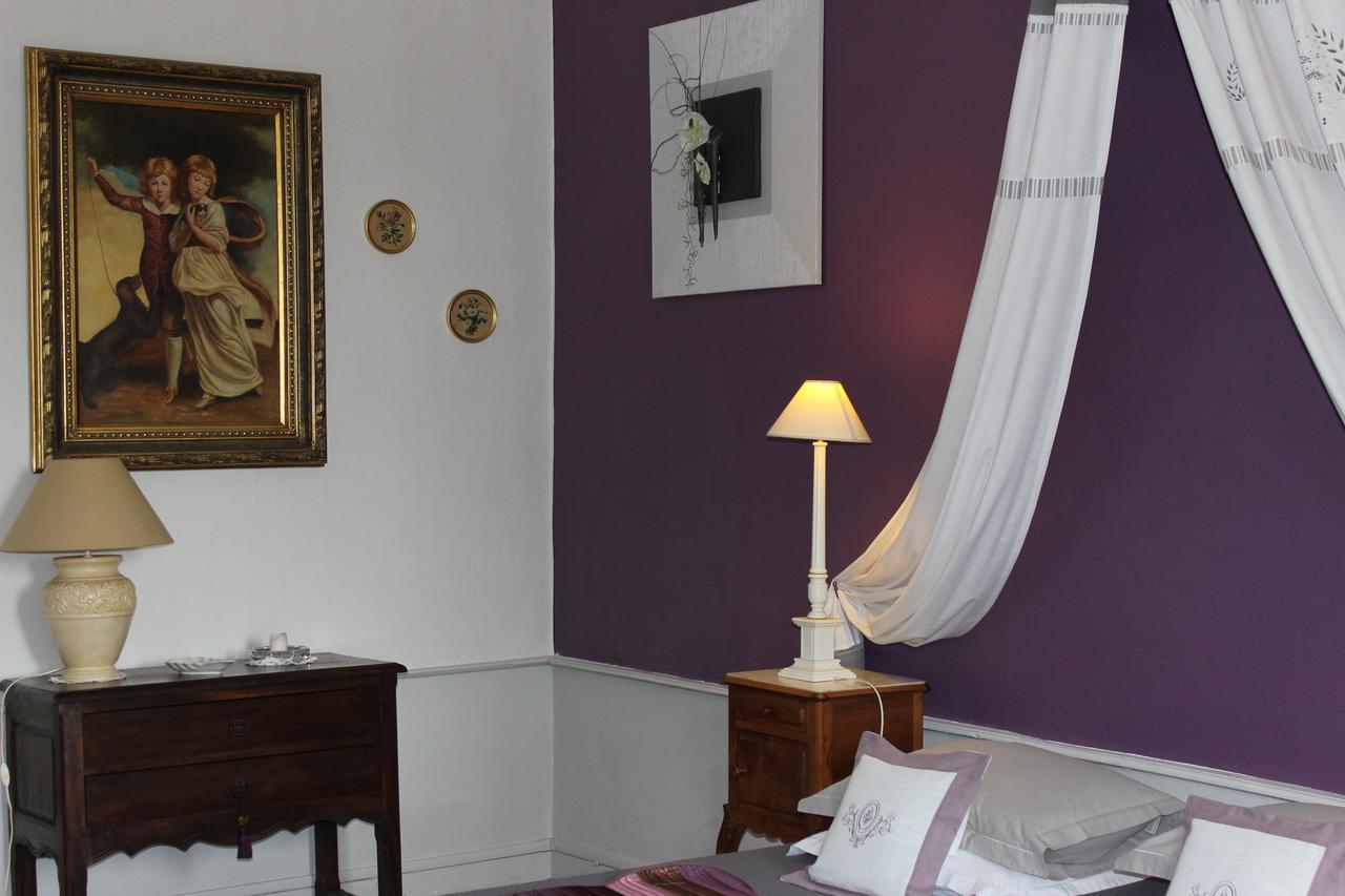 Chateau De Bourrassol Bed and Breakfast Menetrol Esterno foto